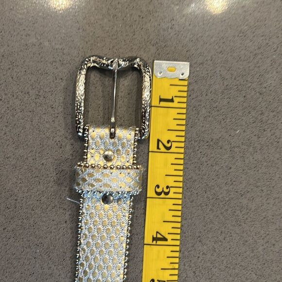 Motion East Vintage Silver Gold Metallic Fashion
Belt, Size M - Picture 12 of 12